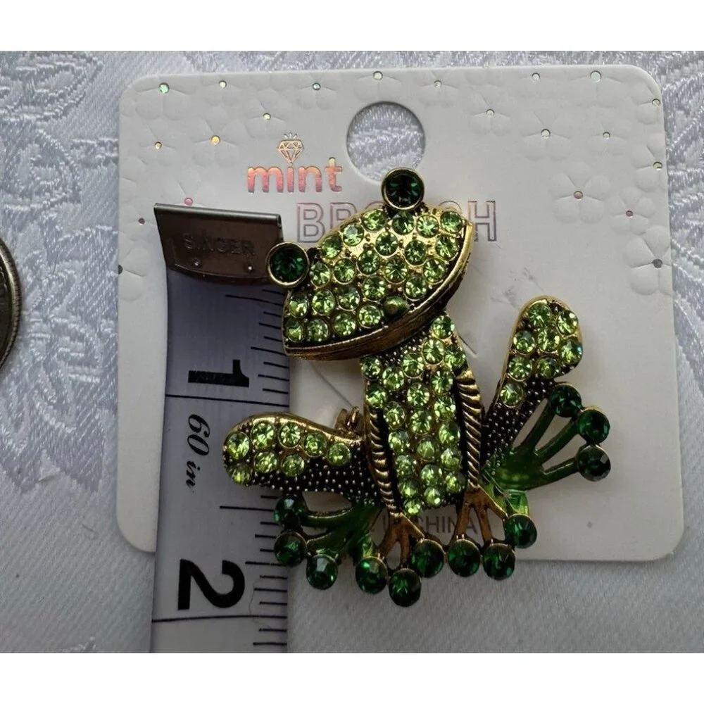 Mint Happy Colorful Green Sitting Frog Rhinestone  Brooch 1.5
